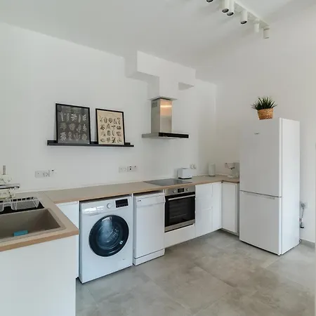 Apartman Kition - Location *